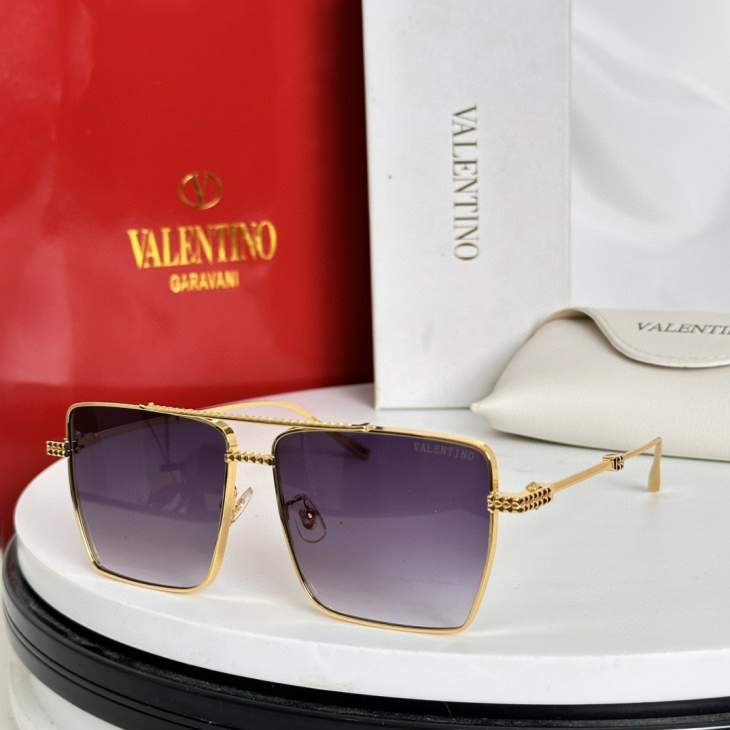 Picture of Valentino Sunglasses _SKUfw66051121fw